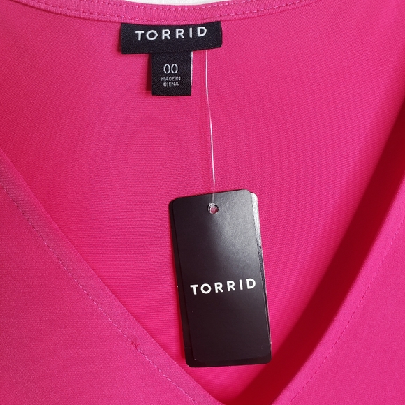 Torrid Skater Dress Pink Stretchy Flutter Sleeve V-Neck Size 00 M/L  NWT - Picture 8 of 16